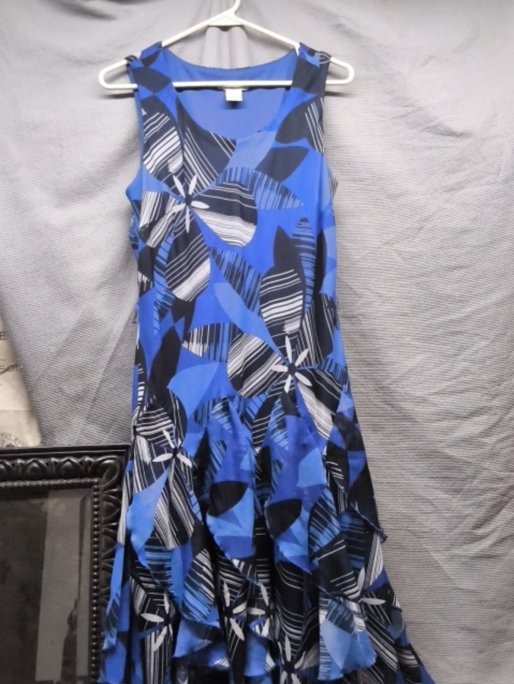 Amanda Lane 8 Blue Floral Print Sleeveless Handkercheif Hem Maxi 8 Sheer